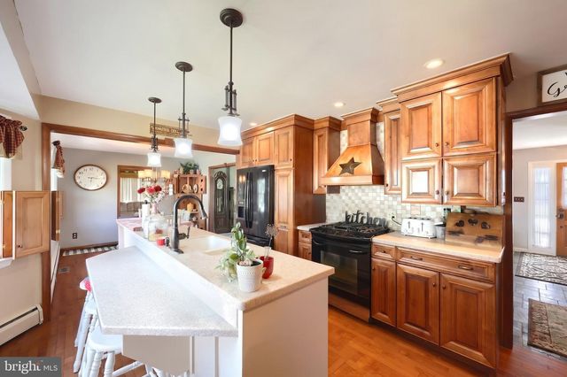 1001 BROADWAY, Hanover, PA 17331