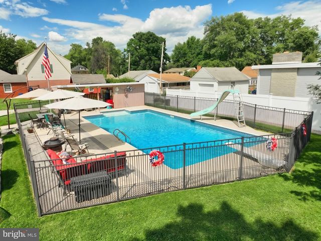 1001 BROADWAY, Hanover, PA 17331