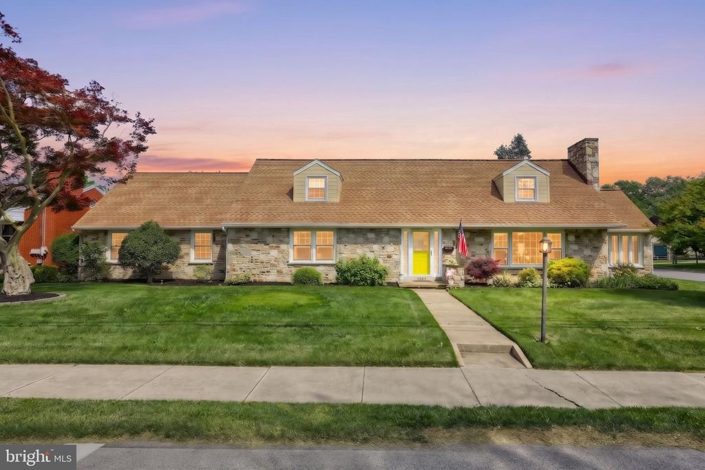 1001 BROADWAY, Hanover, PA 17331