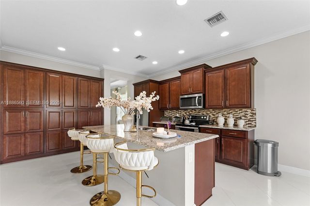 15901 Meadowlark Court, Loxahatchee, FL 33470