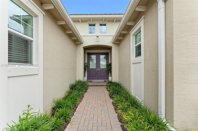 15901 Meadowlark Court, Loxahatchee, FL 33470