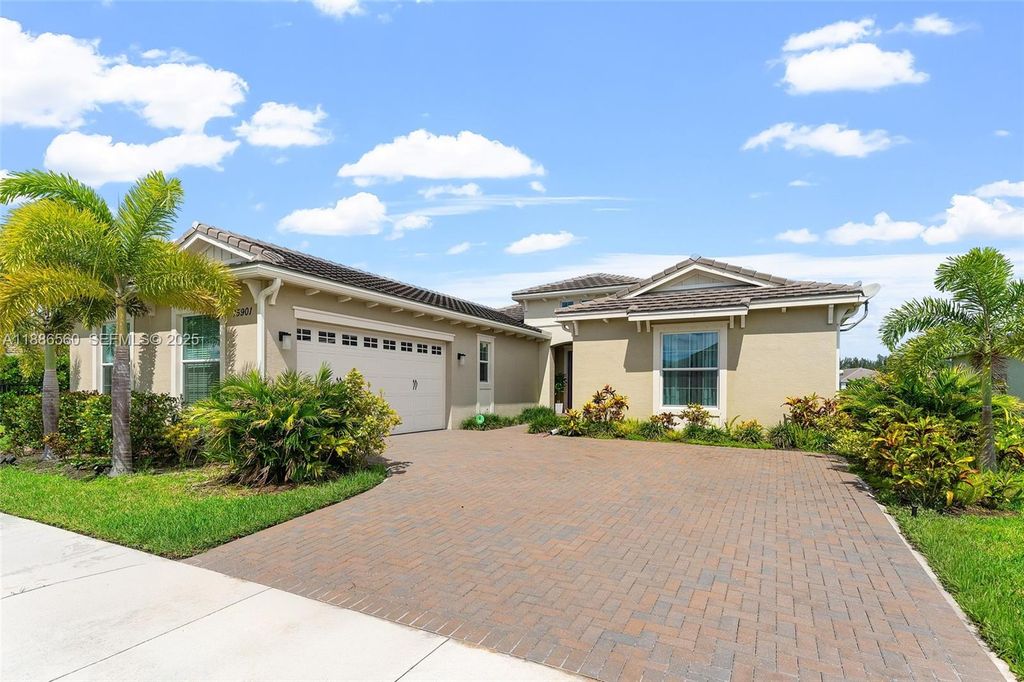 15901 Meadowlark Court, Loxahatchee, FL 33470