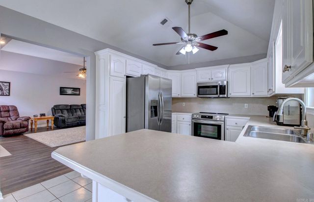 21 West Point Drive, Maumelle, AR 72113