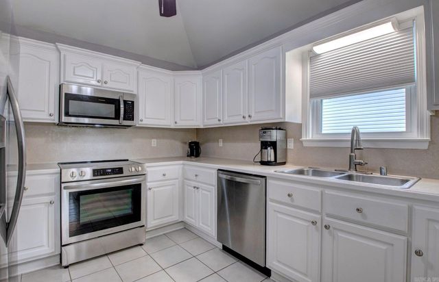 21 West Point Drive, Maumelle, AR 72113