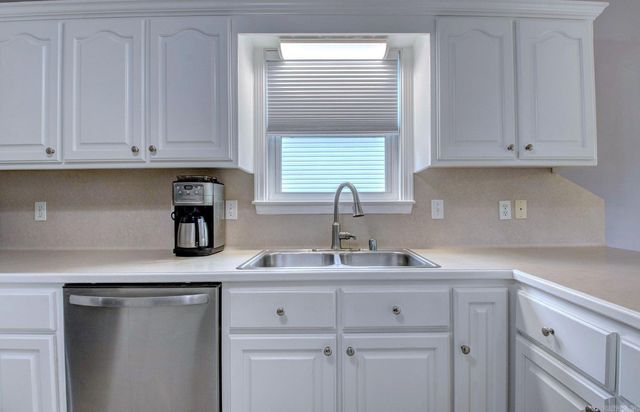 21 West Point Drive, Maumelle, AR 72113