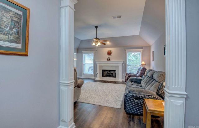 21 West Point Drive, Maumelle, AR 72113