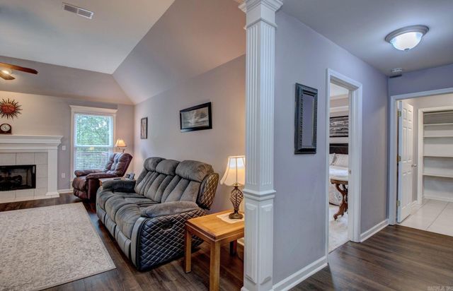 21 West Point Drive, Maumelle, AR 72113