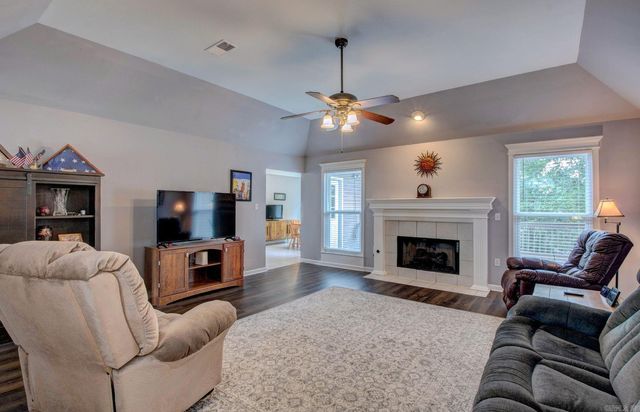 21 West Point Drive, Maumelle, AR 72113