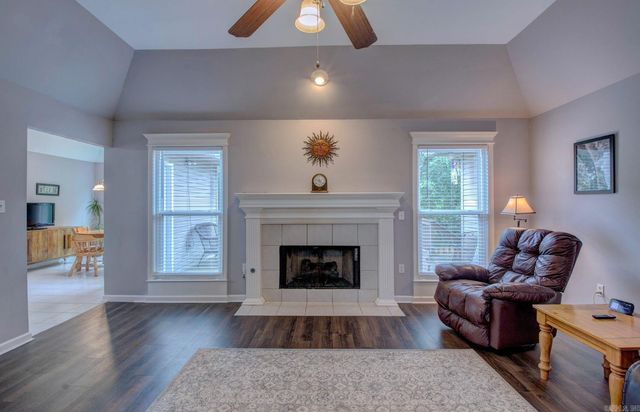 21 West Point Drive, Maumelle, AR 72113