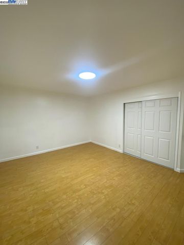 3859 High St, Oakland, CA 94619