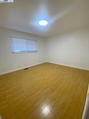 3859 High St, Oakland, CA 94619