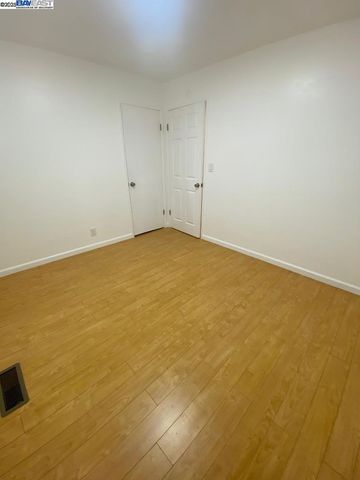 3859 High St, Oakland, CA 94619