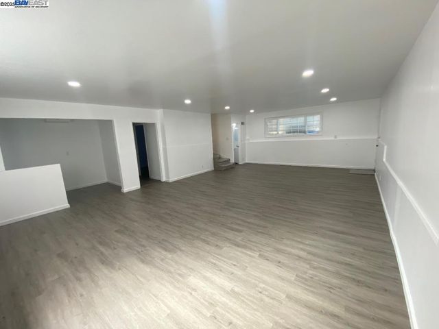 3859 High St, Oakland, CA 94619