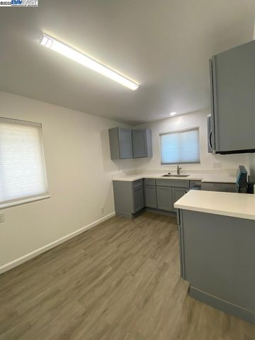 3859 High St, Oakland, CA 94619