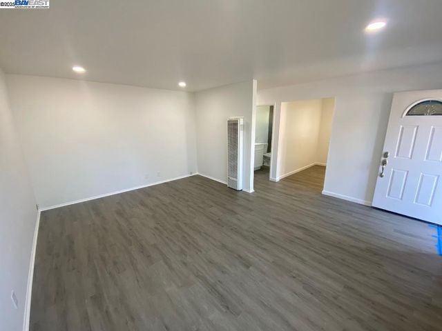 3859 High St, Oakland, CA 94619