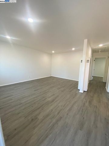 3859 High St, Oakland, CA 94619