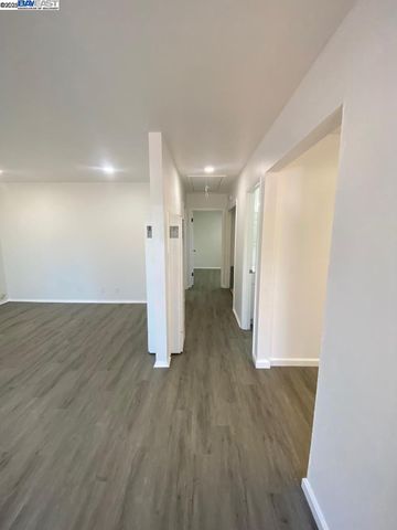 3859 High St, Oakland, CA 94619