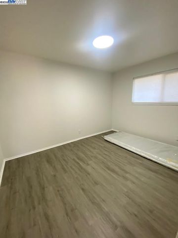 3859 High St, Oakland, CA 94619