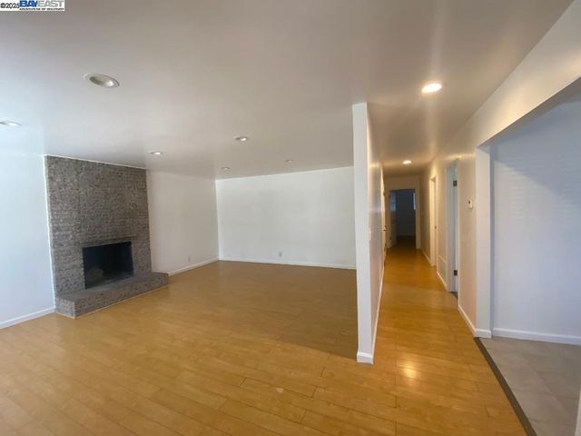 3859 High St, Oakland, CA 94619