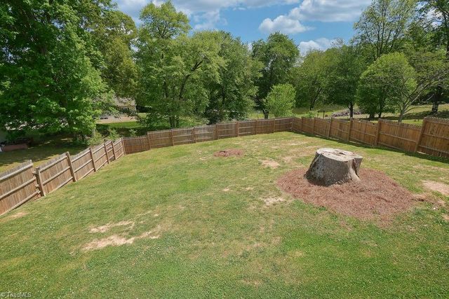 711 Korner Rock Road, Kernersville, NC 27284