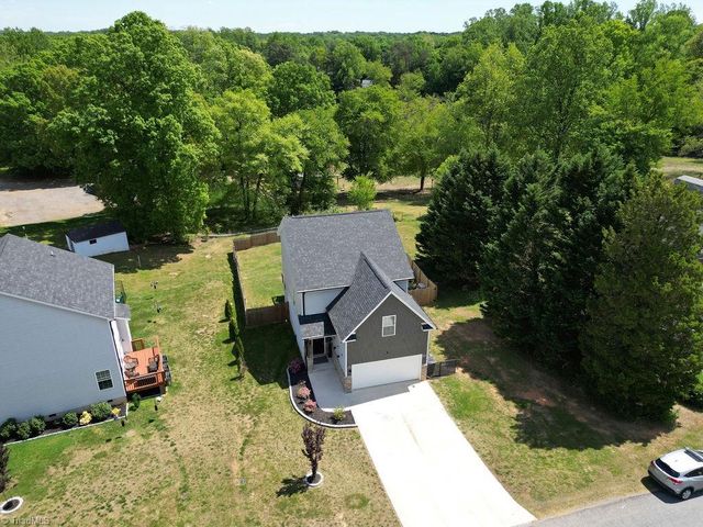 711 Korner Rock Road, Kernersville, NC 27284