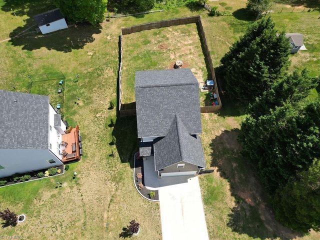 711 Korner Rock Road, Kernersville, NC 27284