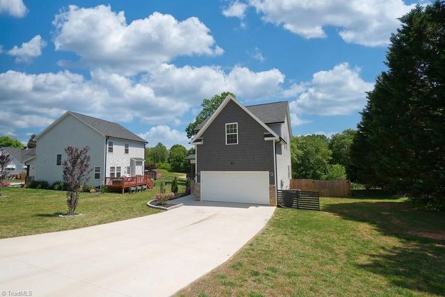 711 Korner Rock Road, Kernersville, NC 27284