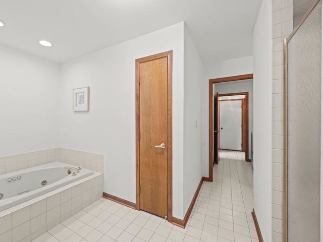 204 Jason Court, Bloomingdale, IL 60108