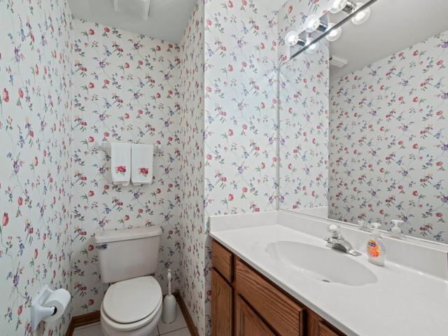 204 Jason Court, Bloomingdale, IL 60108