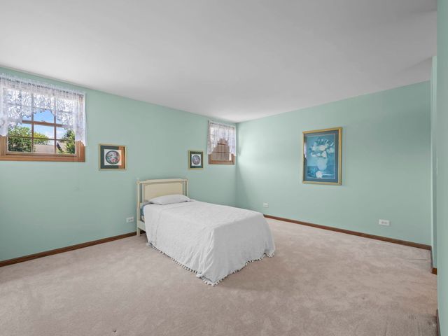 204 Jason Court, Bloomingdale, IL 60108