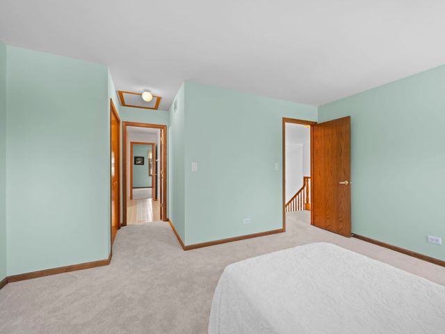 204 Jason Court, Bloomingdale, IL 60108