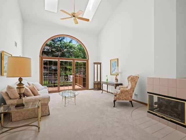 204 Jason Court, Bloomingdale, IL 60108