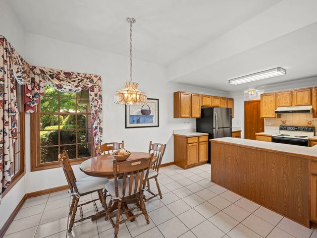 204 Jason Court, Bloomingdale, IL 60108