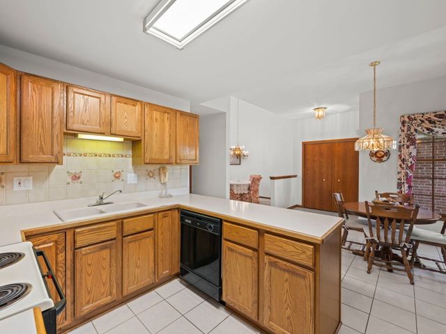 204 Jason Court, Bloomingdale, IL 60108