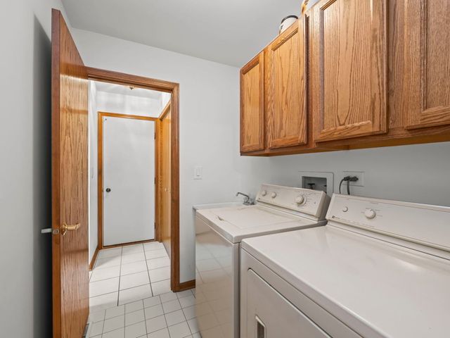 204 Jason Court, Bloomingdale, IL 60108