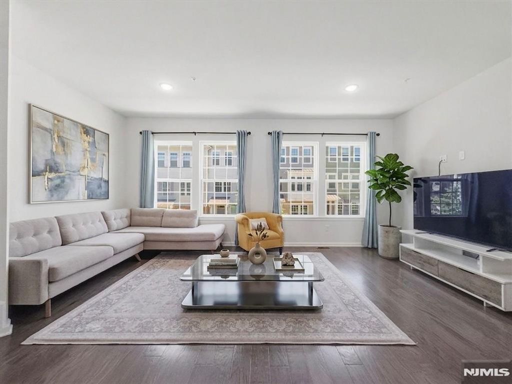 85 Truman Drive, Wood Ridge, NJ 07075