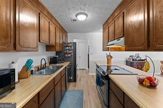 103 Sun Valley Court, Warner Robins, GA 31093
