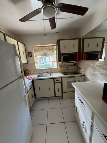 632 Snug Harbor Drive D2, Boynton Beach, FL 33435