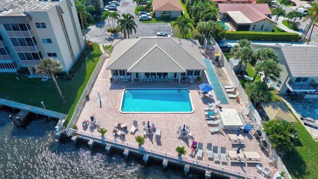 632 Snug Harbor Drive D2, Boynton Beach, FL 33435