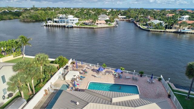632 Snug Harbor Drive D2, Boynton Beach, FL 33435