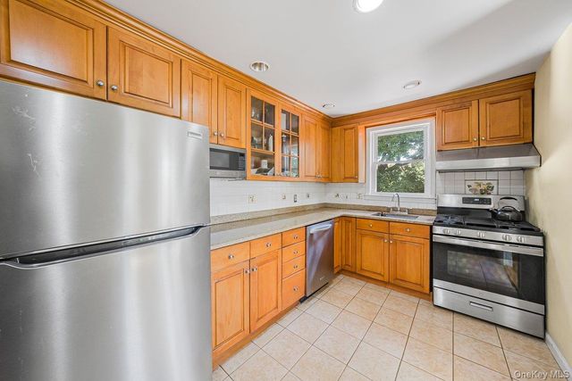 104 Lefferts Road, Yonkers, NY 10705