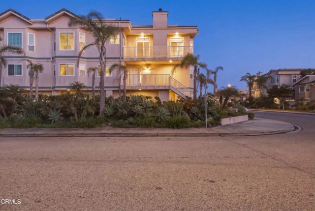 1310 Mandalay Beach Road, Oxnard, CA 93035