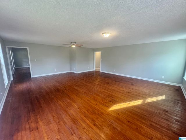 1914 LOOP ROAD, Moody, AL 35004