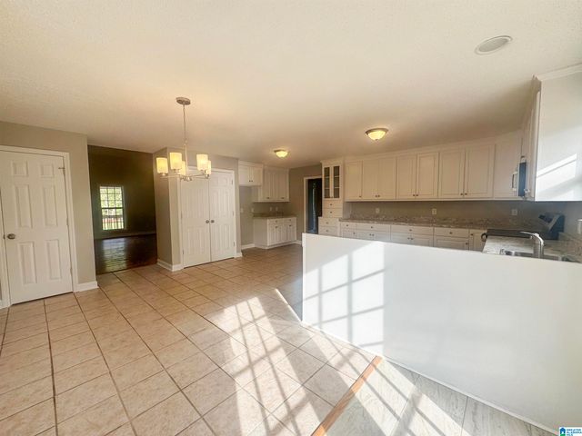 1914 LOOP ROAD, Moody, AL 35004