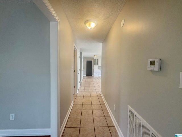 1914 LOOP ROAD, Moody, AL 35004