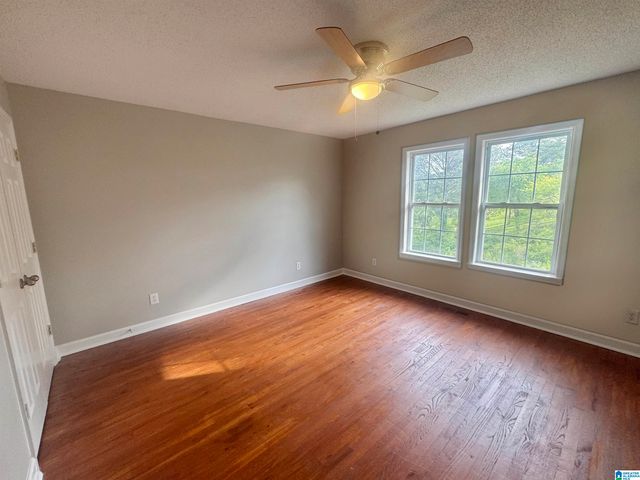 1914 LOOP ROAD, Moody, AL 35004