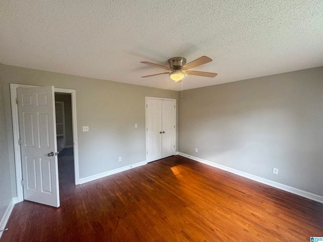 1914 LOOP ROAD, Moody, AL 35004