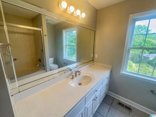 1914 LOOP ROAD, Moody, AL 35004