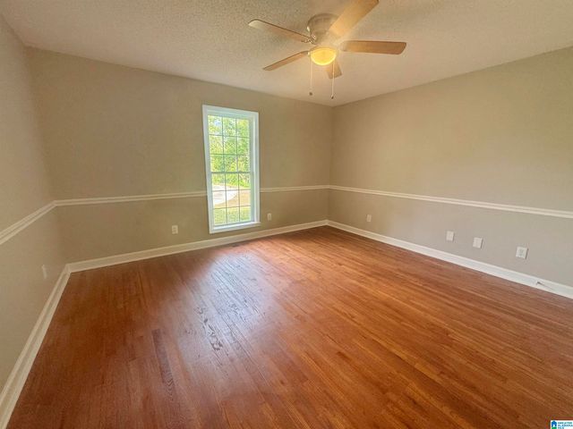 1914 LOOP ROAD, Moody, AL 35004