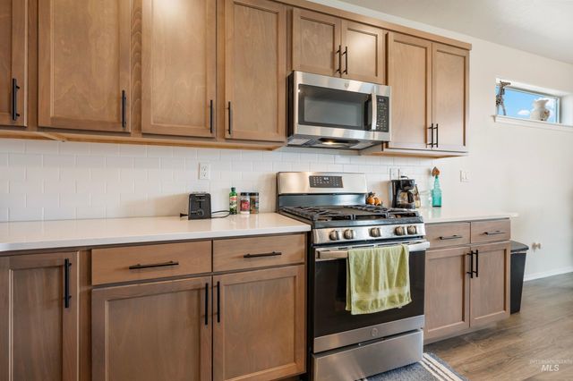 11106 Shadow Glen Dr, Caldwell, ID 83605